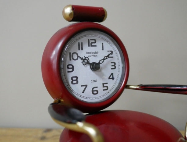 Red Barbers Chair Quartz Battery Clock